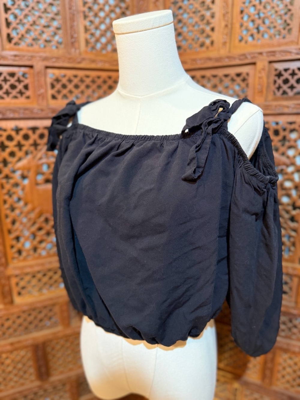 🖤 Torrid Black Off Shoulder Tie Strap Blouse – Size 00